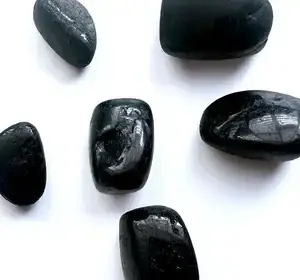 חלוקי טורמלין שחור - Black Tourmaline Tumbled Stones