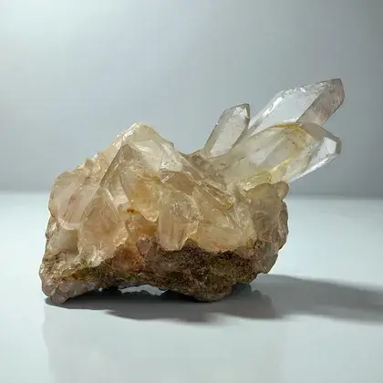 מושבת קוורץ טבעי – Clear Quartz Cluster